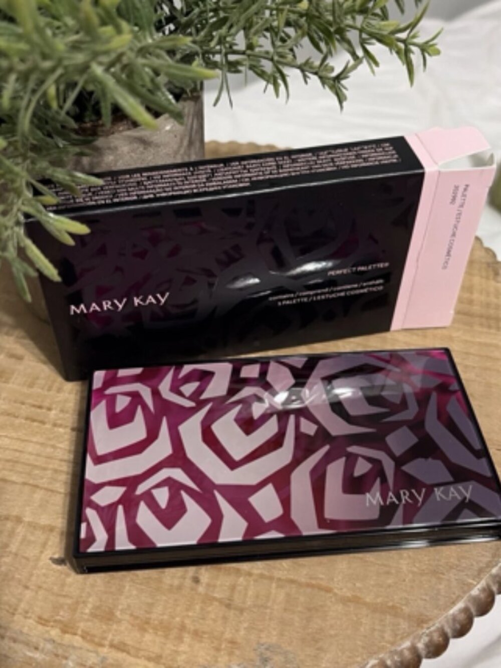 Mary Kay Perfect Palette Limited Edition Geometric Compact (NIB)